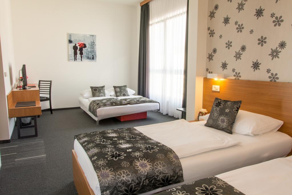 Hotel Delminivm Zagreb Buitenkant foto